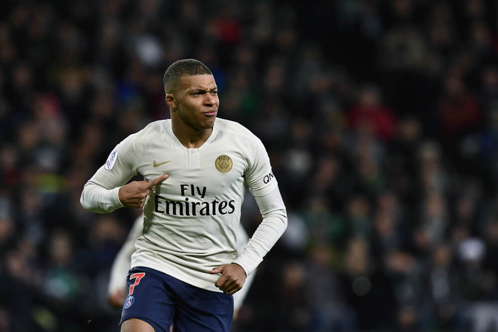 香港恒生科技指数收涨4% 壁仞科技上市首日大涨超75%